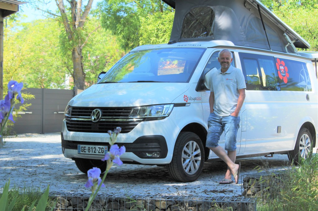 &laquo;&nbsp;Les gens d&rsquo;ici&nbsp;&raquo;: rencontre avec Pierre-Jacques Bideau et son entreprise de location de vans aménagés&nbsp;Voyagéo